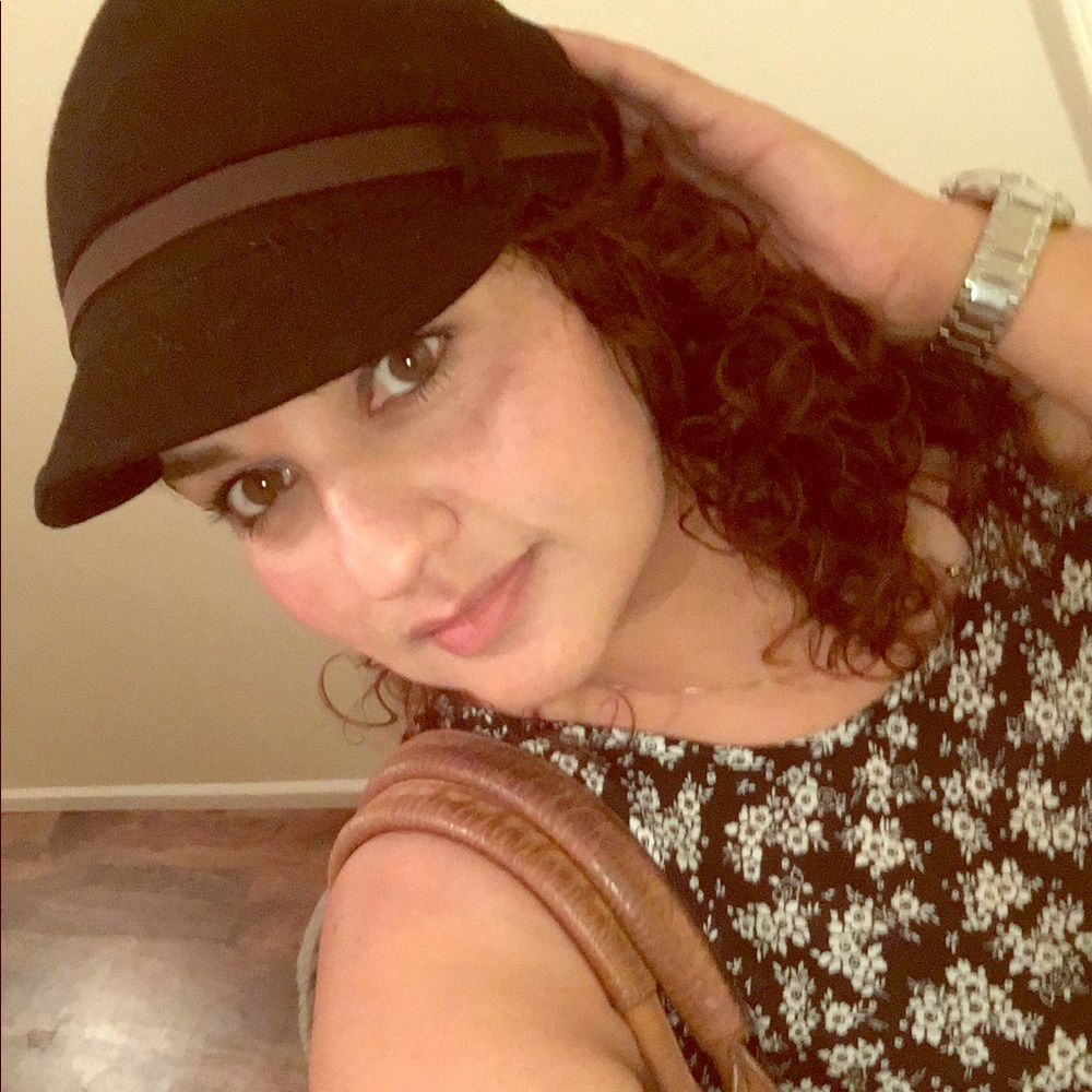 Meet your Posher, Leticia